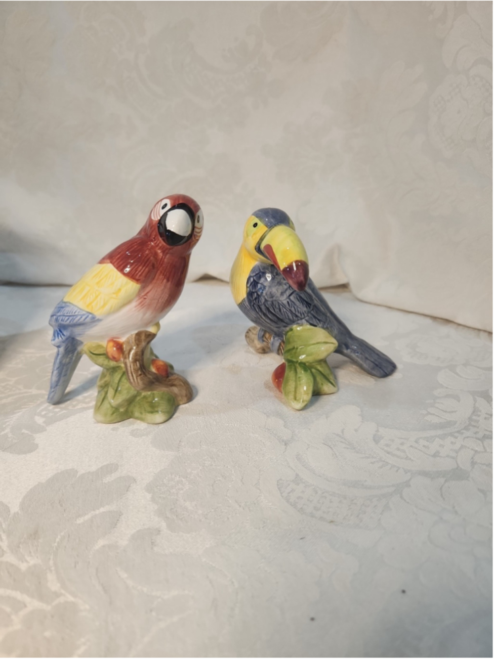 VTG Sakura Colorful Tucan and Parrot Birds Salt & Pepper Shakers 4 1/4" H, NWB